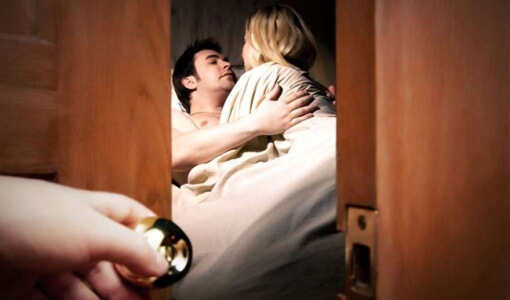 signs-of-a-cheating-spouse